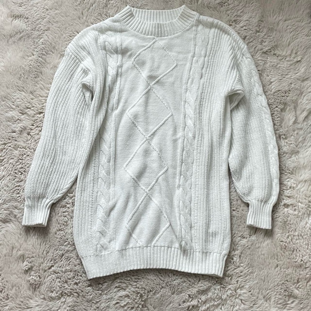 XS white Hollister grande cable knit sweater